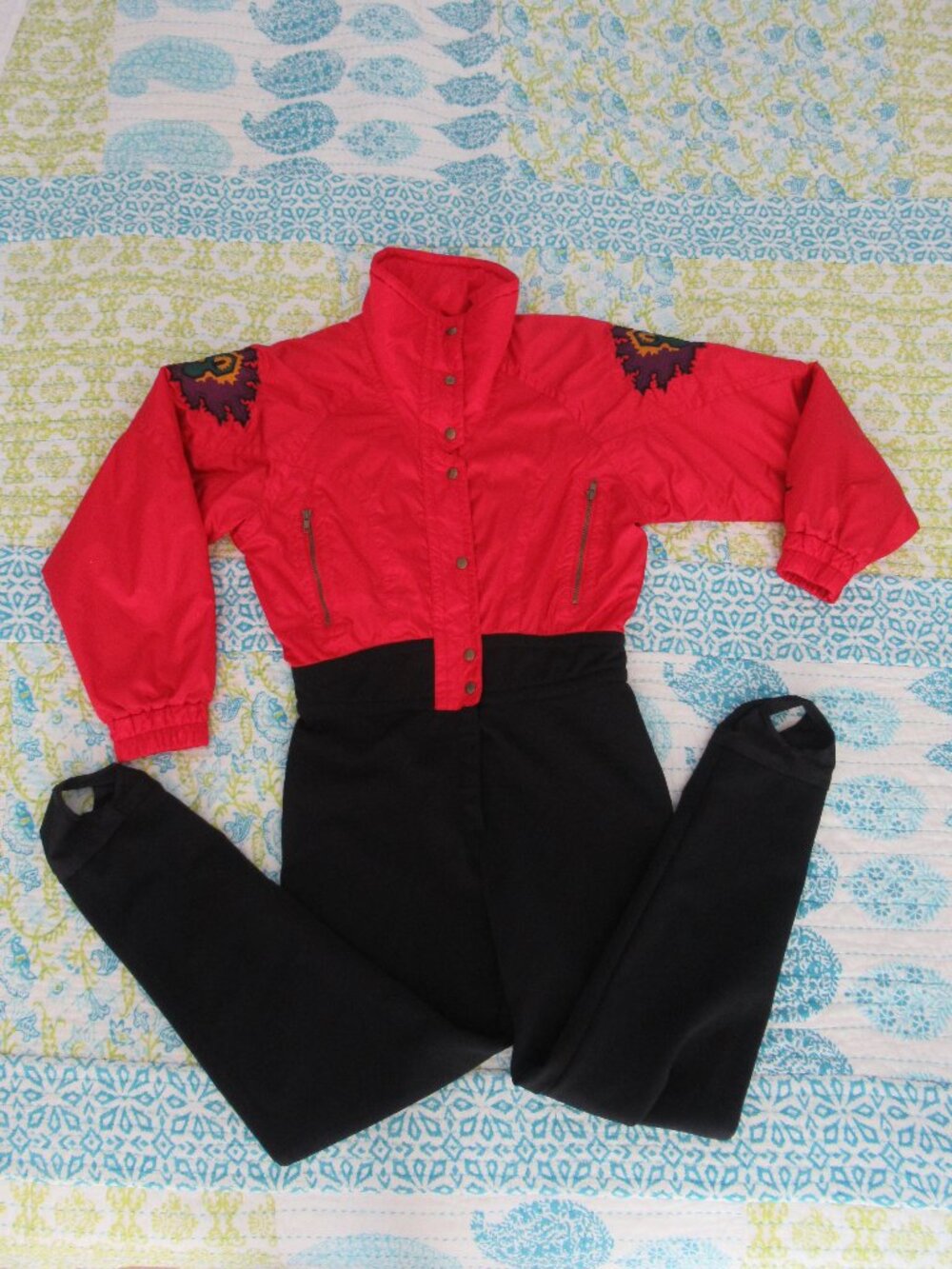 VTG 1980s SNUGGLER Ski Suit Women’s Size M High Collar Zip, Snaps, RED & BLACK
